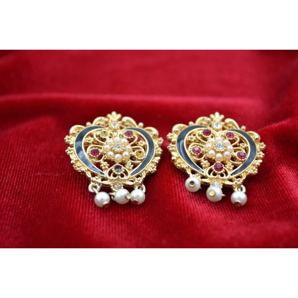 beautiful vintage costume jewelry earrings unmarked